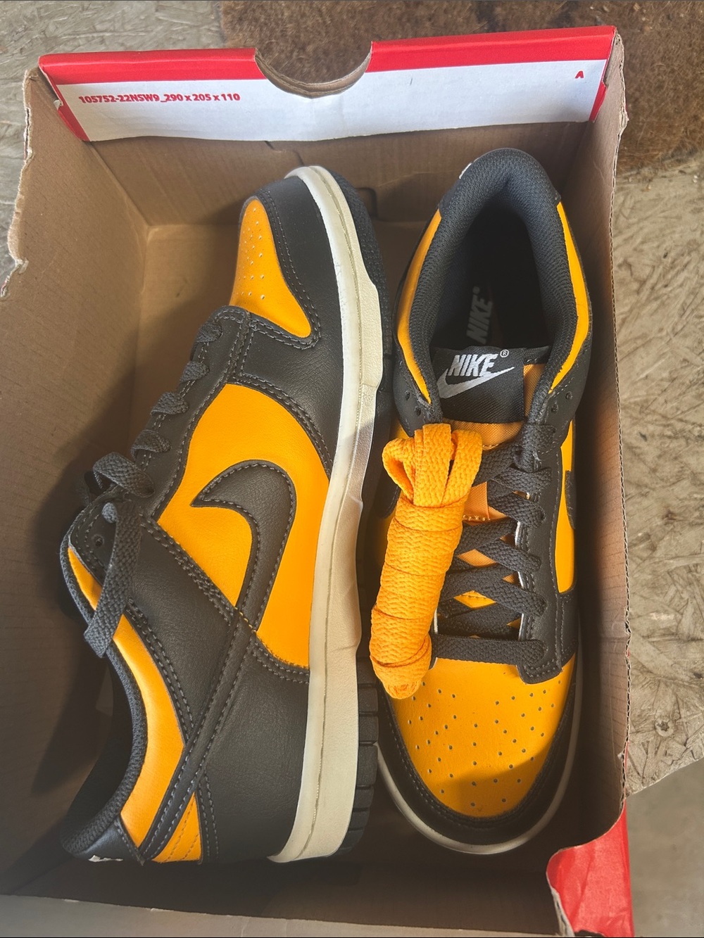 Nike Men’s Low-Top Sneakers in Yellow and Black
